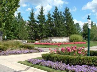 254 Glenmoor Dr, Rochester, MI 48307