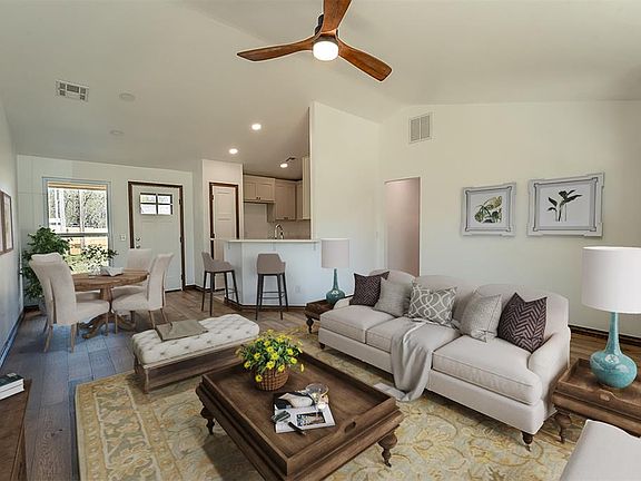 3rd image of 129 SE 23rd St