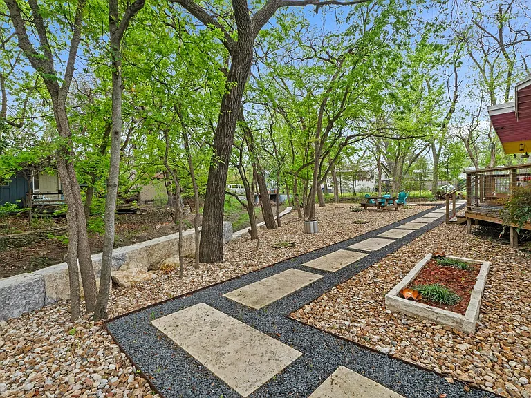 4512 Speedway #A — Photo 6