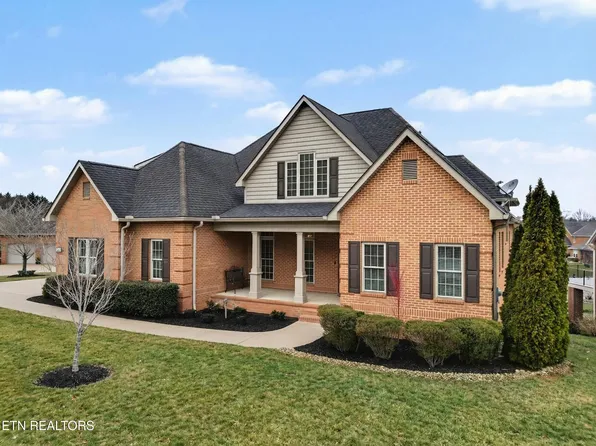 244 Savannah Park Dr, Maryville, TN 37803