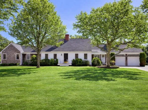 2 Bold Meadow Rd, Edgartown, MA 02539