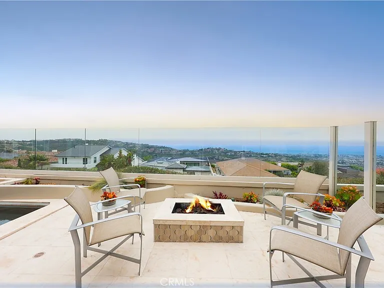 15 Goleta Point Dr — Photo 1