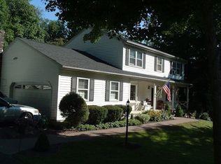 32 Pellbridge Dr, Hopewell Junction, NY 12533