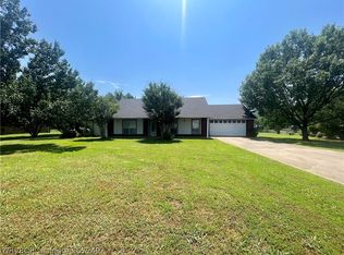215 Strippit Rd, Poteau, OK 74953