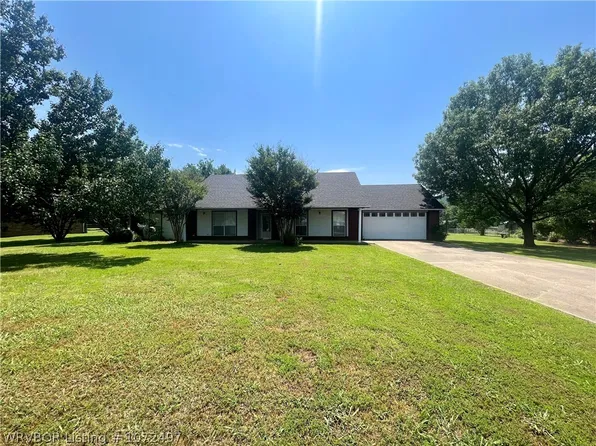 215 Strippit Rd, Poteau, OK 74953