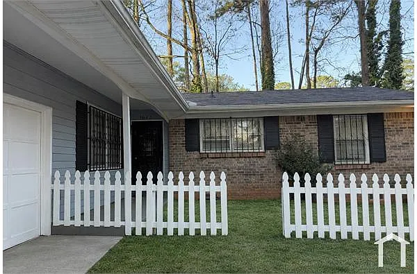 Building Photo - 3603 Manhattan Dr
