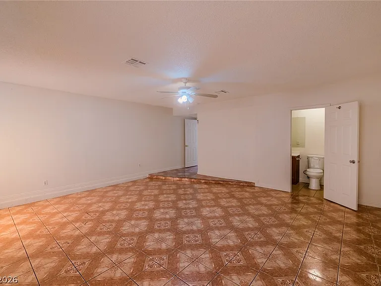 1866 Ludington Ave — Photo 26