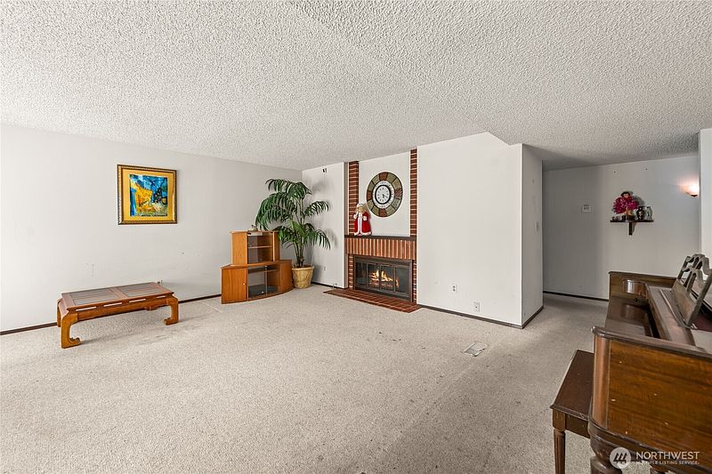 4th image of 32416 29th Avenue SW
