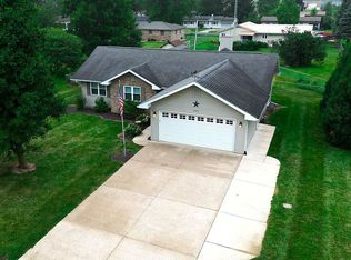203 Georgian Ln, Logansport, IN 46947