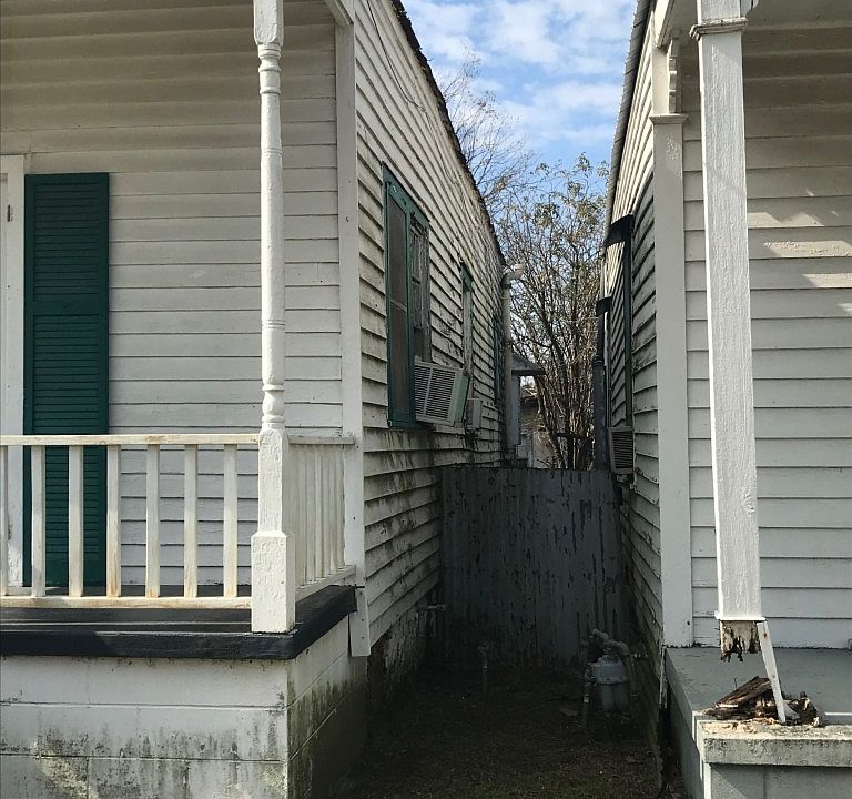 2nd image of 610 Lessard St