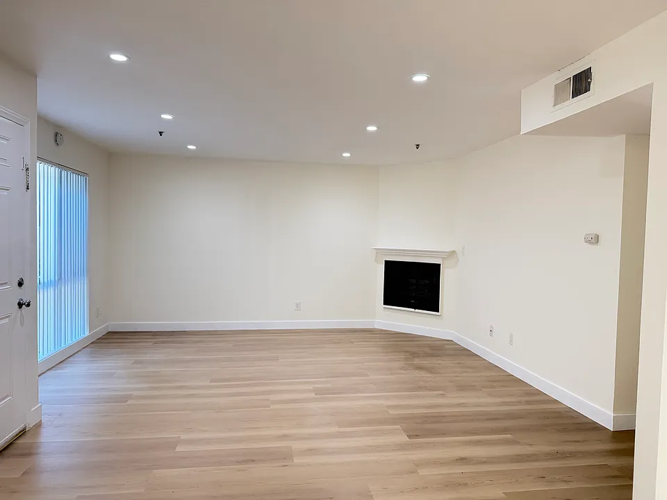 1173 Justin Ave #5