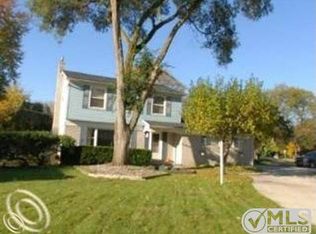 19901 Silver Spring St, Southfield, MI 48076