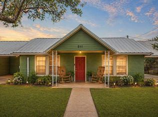 511 S Live Oak St, Mason, TX 76856