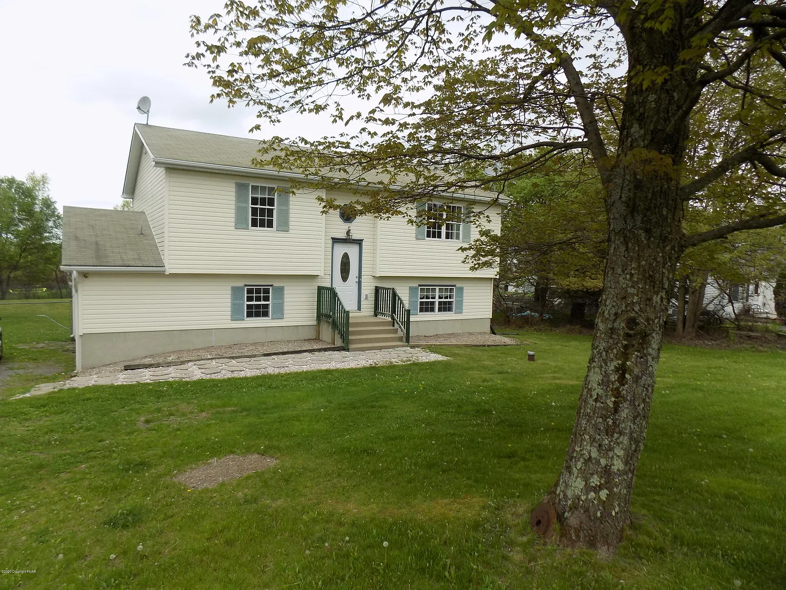 697 Mountain Rd photo 1