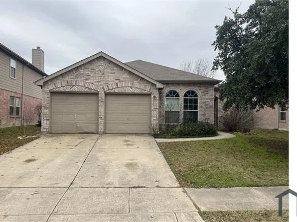 1208 Mockingbird Dr, Aubrey, TX 76227