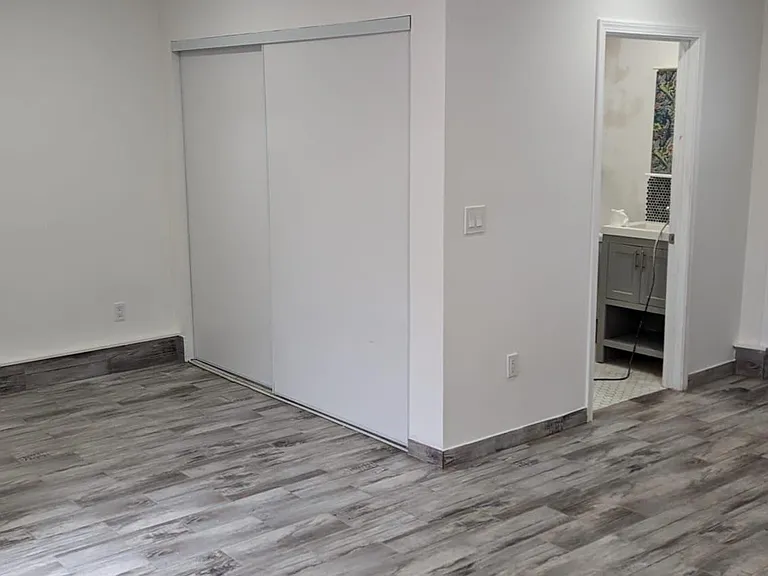 6640 Woodlake Ave — Photo 4