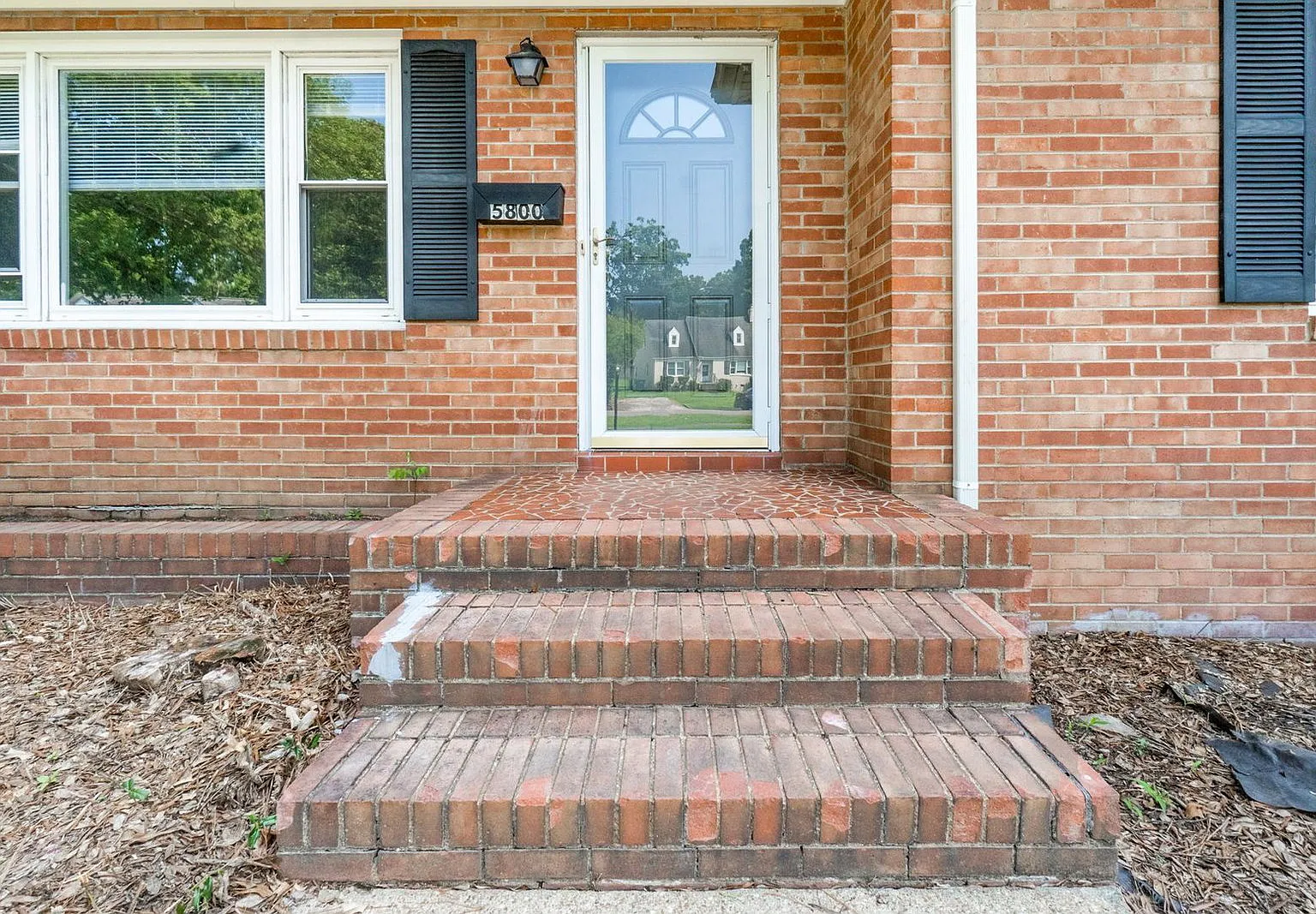 3 bed, 2.0 bath, 1414 sqft, $2,675 — Photo 3