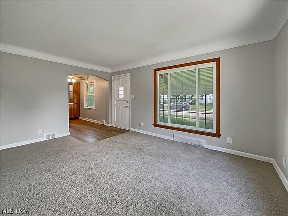 3rd image of 21471 Westport Ave