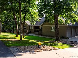 412 Greystone Ln, Sunrise Beach, MO 65079