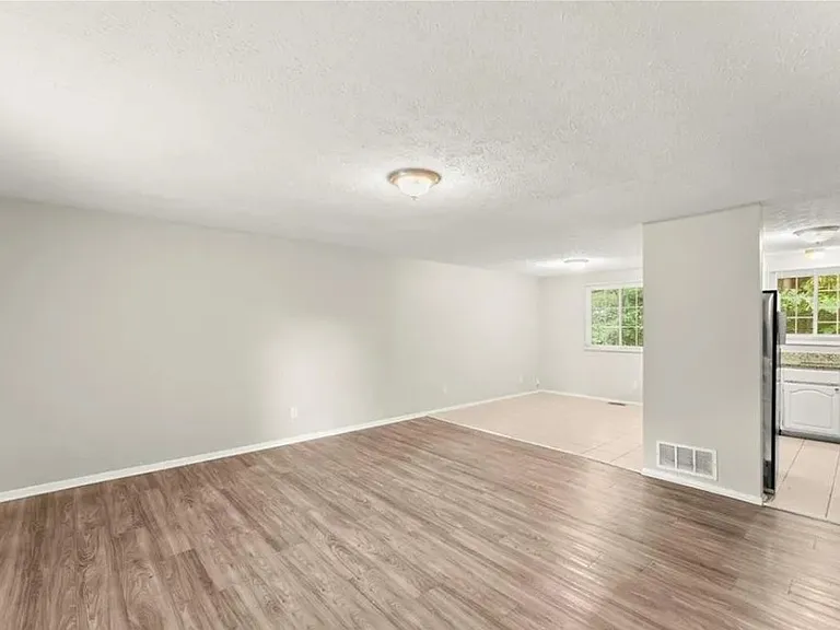 2036 Countydown Ln — Photo 4