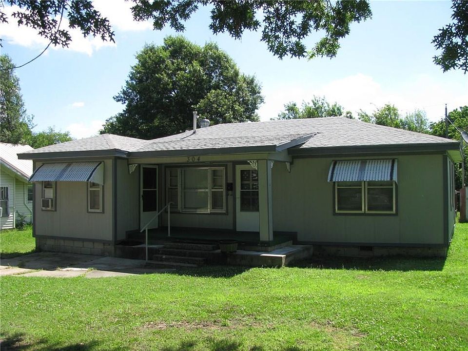 1st image of 304 N 10th St