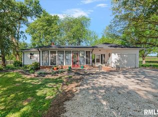 2522 N 625 East Rd, Rochester, IL 62563
