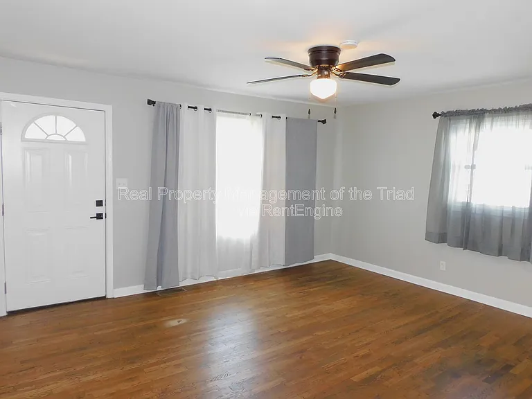 909 Tuscaloosa St — Photo 2