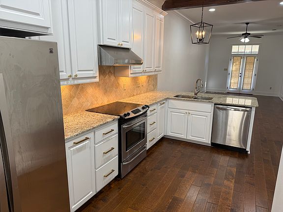 4th image of 5766 Camellia St