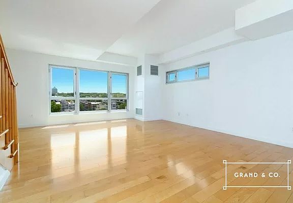 2nd image of 560 Carroll St Penthouse A