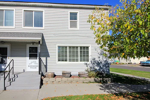 402 Benham St Photo 1