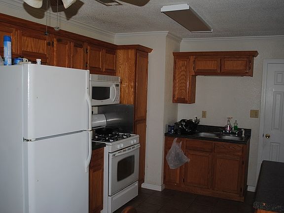 2nd image of 628 Orchard Dr