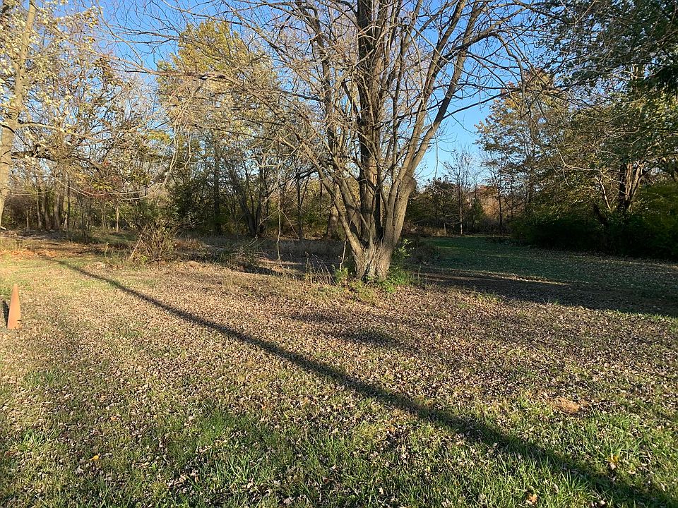 2nd image of 10702 Jerome Rd