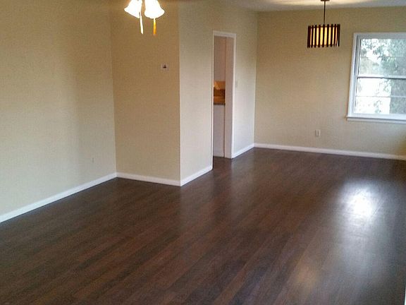 5th image of 501 E Calhoun Pl