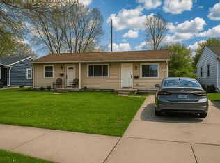 712 Armstrong Rd, Lansing, MI 48911