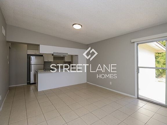 3rd image of 1641 E Palmcroft Dr