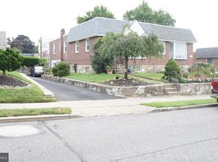 727 Colebrook Rd, Philadelphia, PA 19115