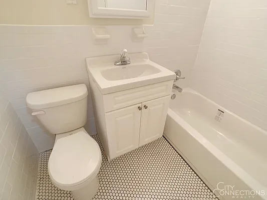 Rented by City Connections Realty | media 18