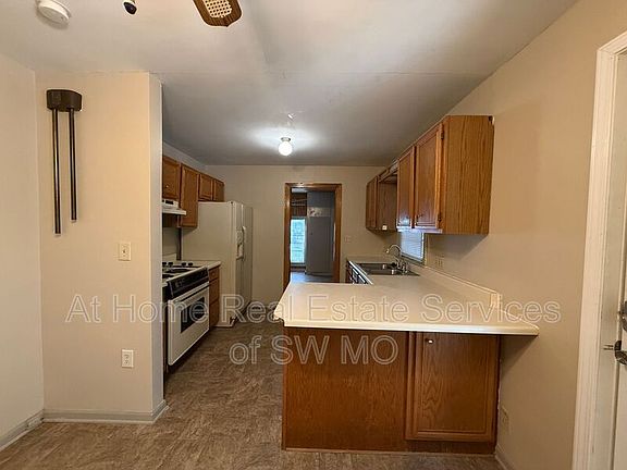 4th image of 1231 E Harrison St