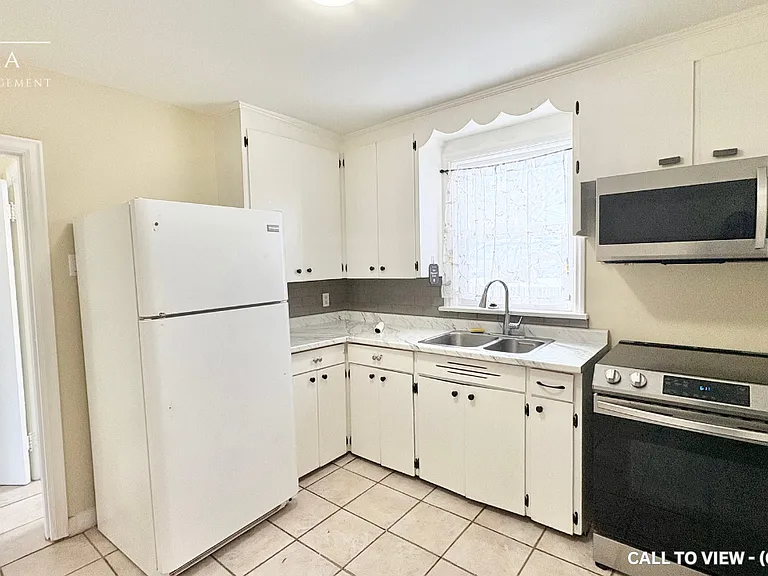 372 Kingsdale Ave #1 — Photo 2