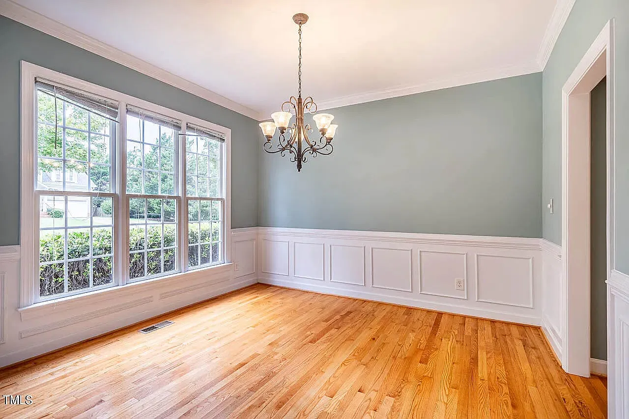 4 bed, 2480 sqft, $2,800 — Photo 3