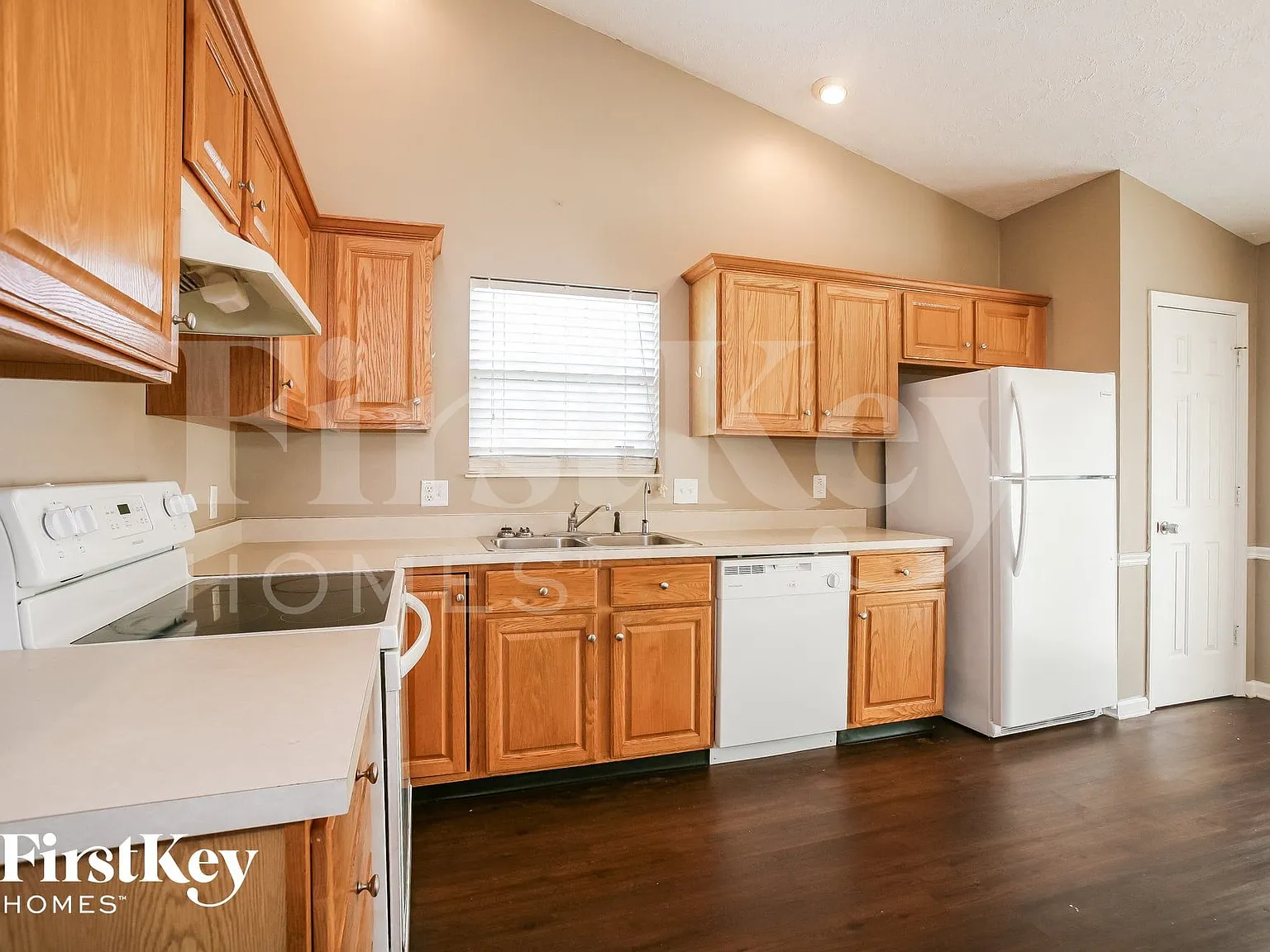 3 bed, 2.0 bath, 1156 sqft, $1,620 — Photo 4