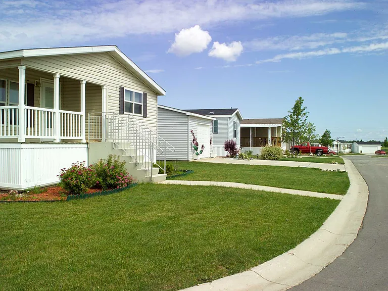 7204 E Grand River Ave — Photo 6