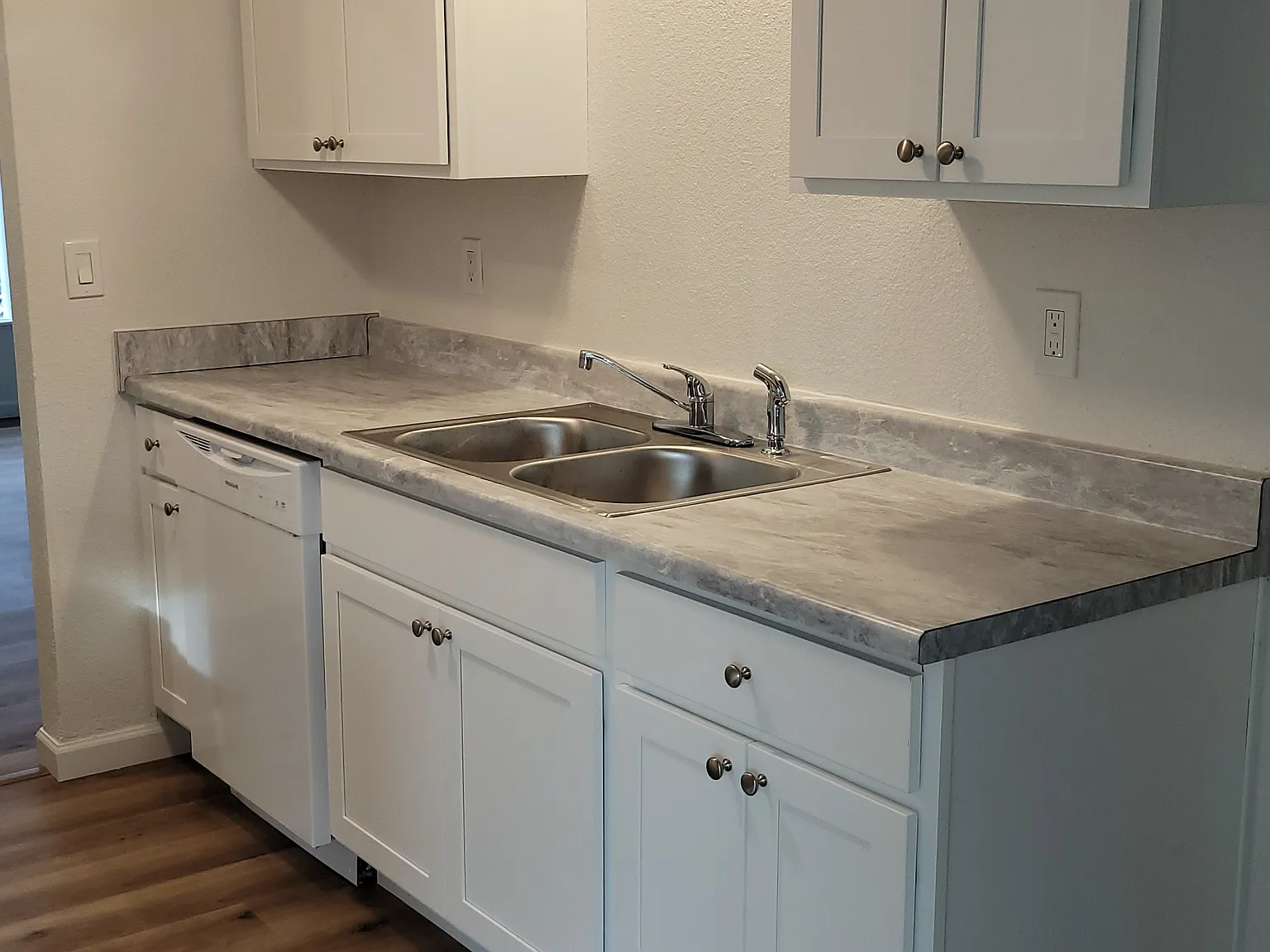 2 bed, 875 sqft, $1,550 — Photo 3