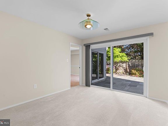 5th image of 19101 Brooke Grove Ct