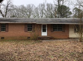975 Meadows Rd, Newborn, GA 30056
