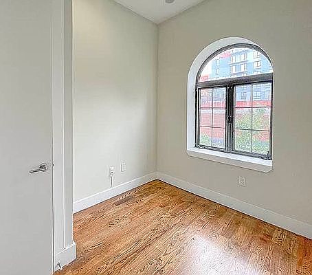 3rd image of 360 Palmetto St APT 2