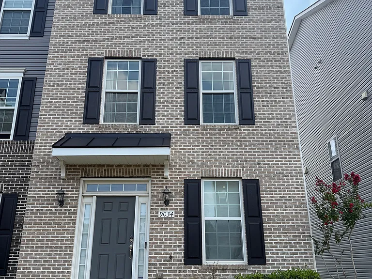 9034 Fox Stream Way — Photo 1