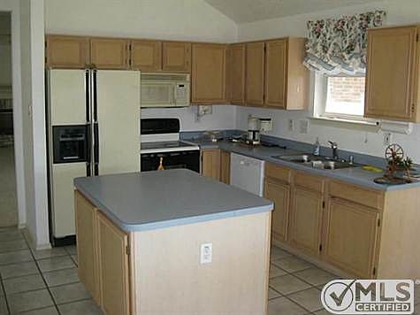 4th image of 2517 Hidden Springs Dr