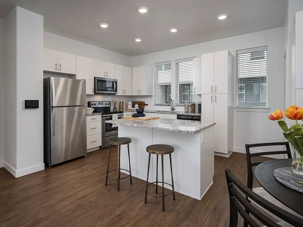 2 bed, 2.5 bath, 1482 sqft, $2,299 — Photo 3
