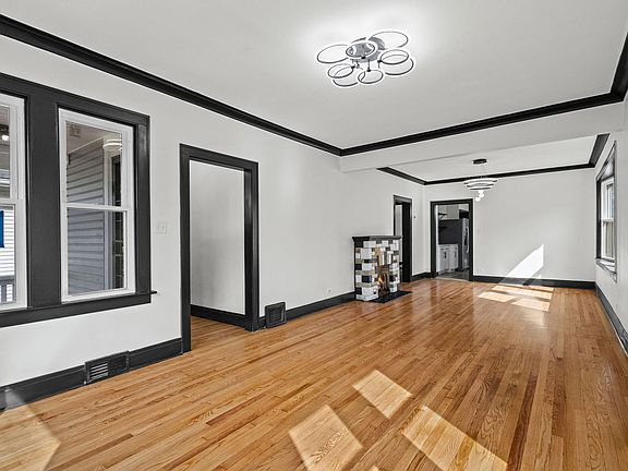 5th image of 10119 S Wentworth Ave